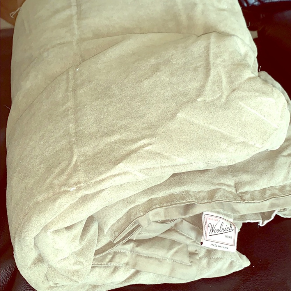 Feather soft blanket